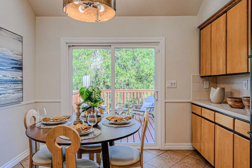10112 Adelheid Cupertino, CA 95014