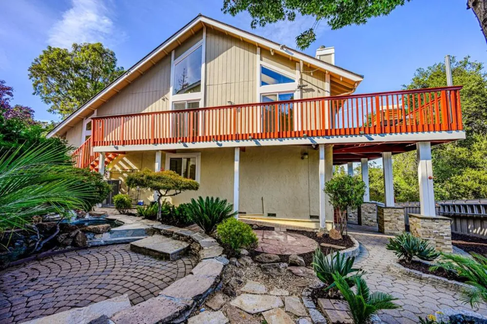 10112 Adelheid Cupertino, CA 95014