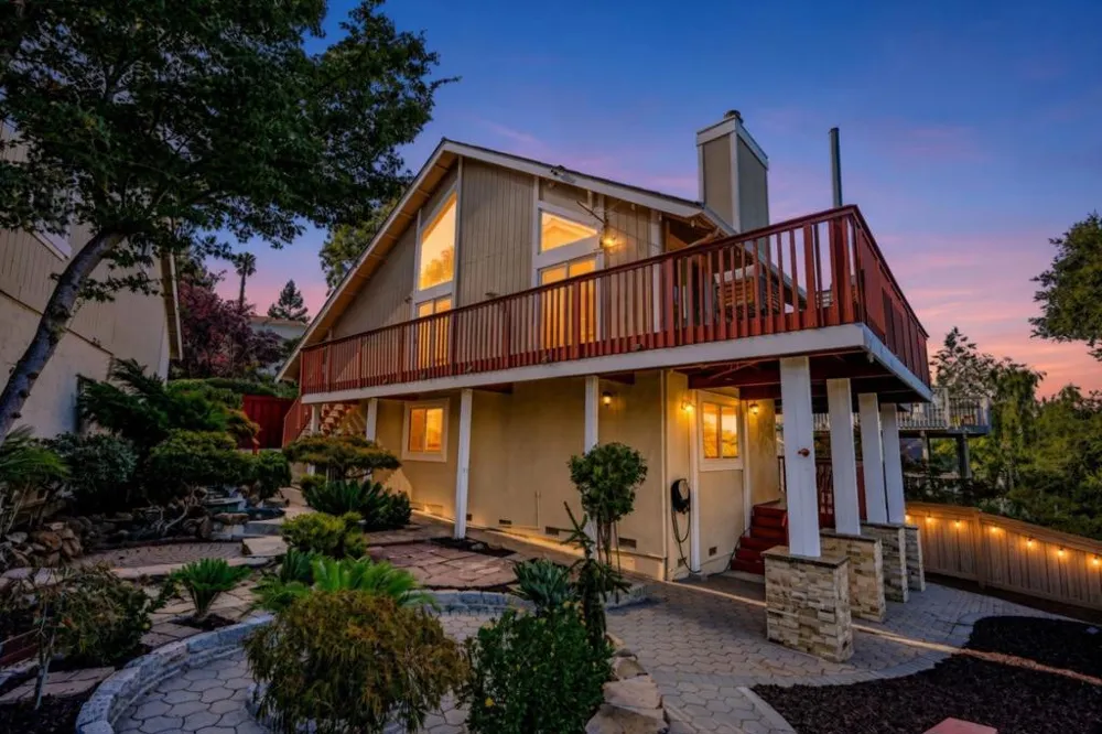 10112 Adelheid Cupertino, CA 95014