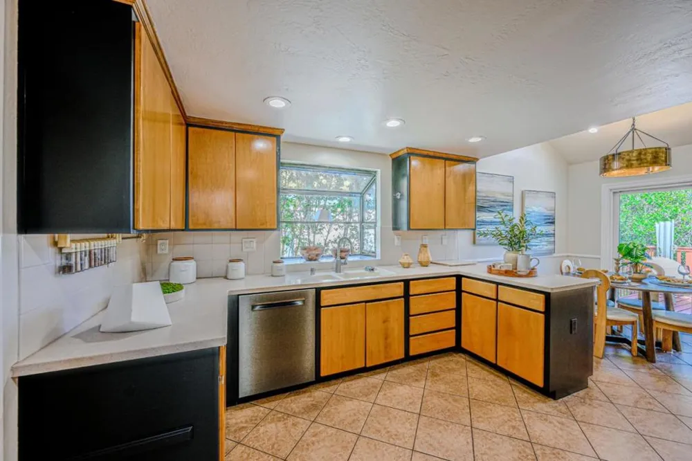 10112 Adelheid Cupertino, CA 95014