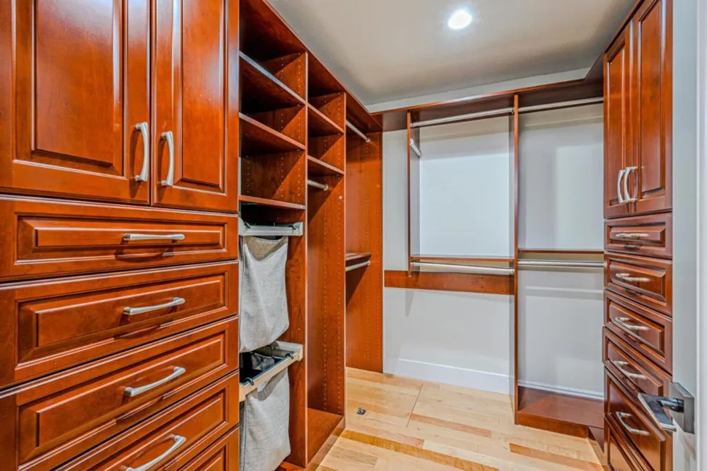 10112 Adelheid Cupertino, CA 95014