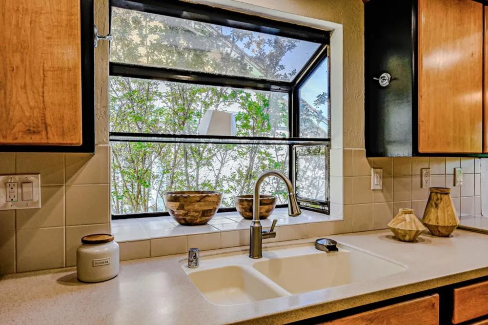 10112 Adelheid Cupertino, CA 95014