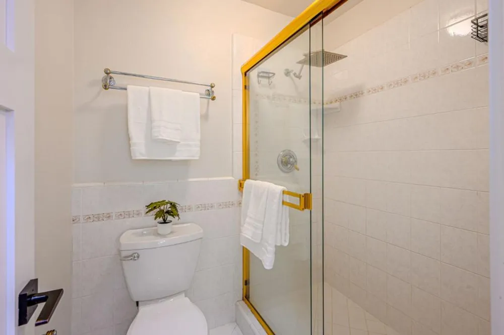 10112 Adelheid Cupertino, CA 95014