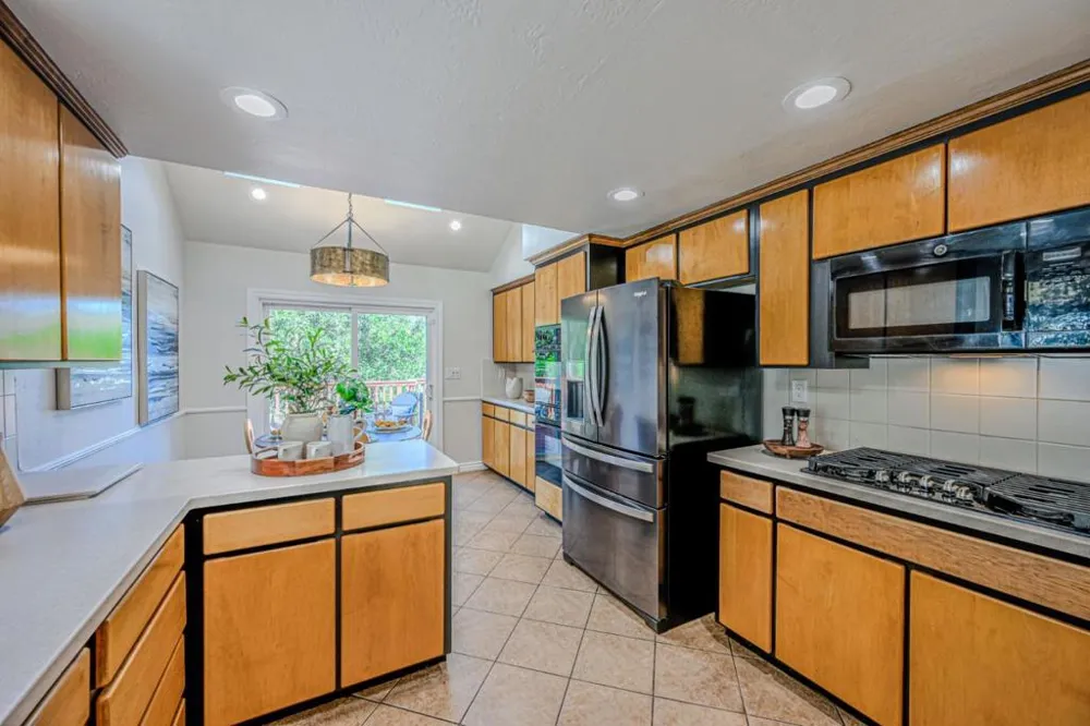 10112 Adelheid Cupertino, CA 95014