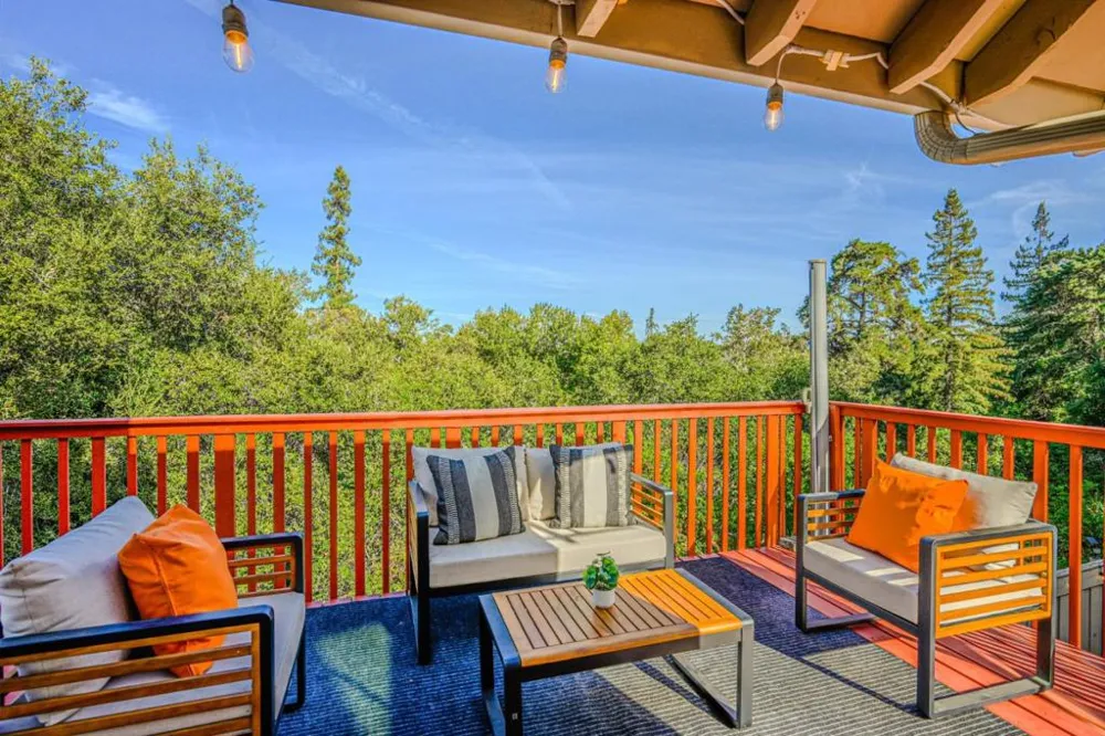 10112 Adelheid Cupertino, CA 95014