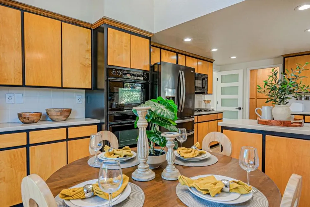 10112 Adelheid Cupertino, CA 95014