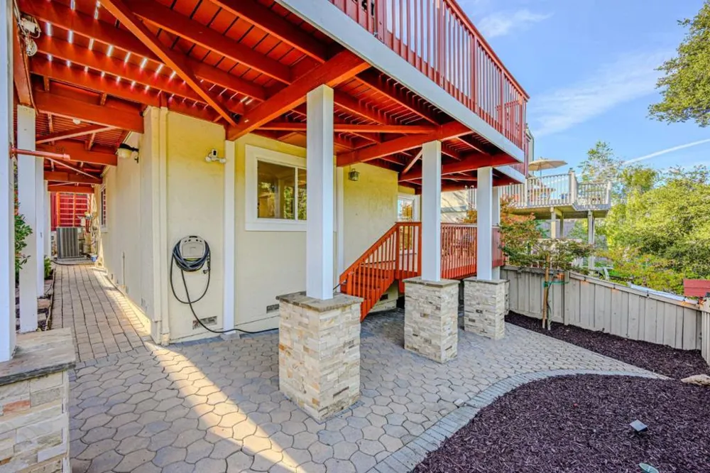 10112 Adelheid Cupertino, CA 95014