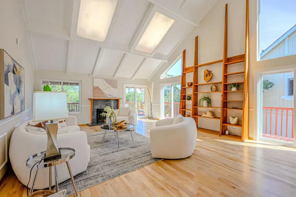 10112 Adelheid Cupertino, CA 95014