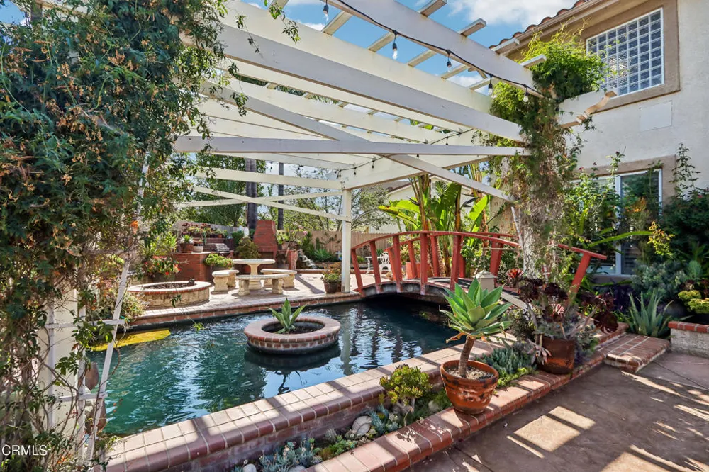 1084 Camino Vera Cruz Camarillo, CA 93010