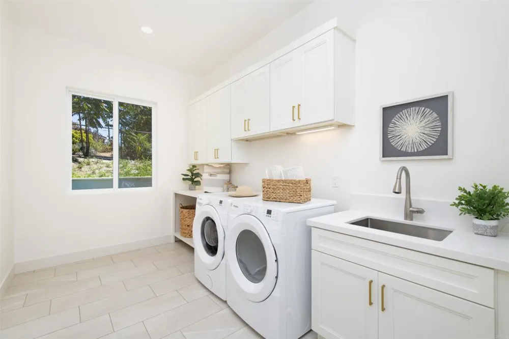 1830 Idaho Avenue Escondido, CA 92027