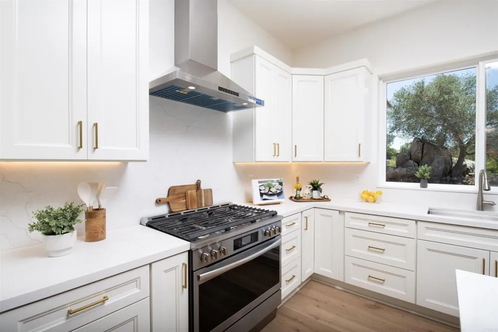1830 Idaho Avenue Escondido, CA 92027