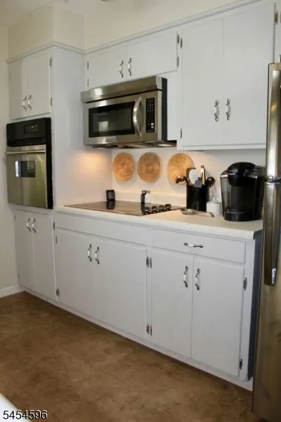 206 Ridge Rd Harmony, NJ 08865