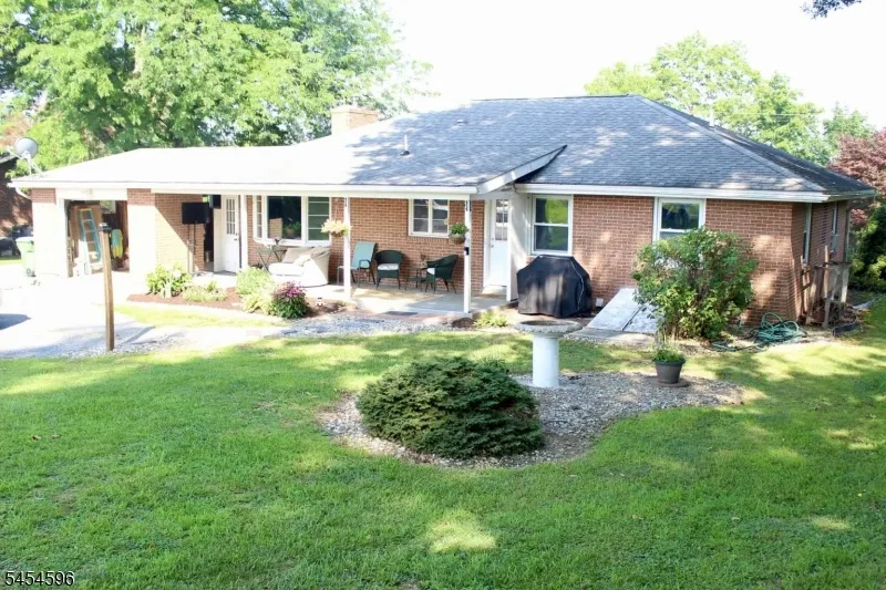 206 Ridge Rd Harmony, NJ 08865