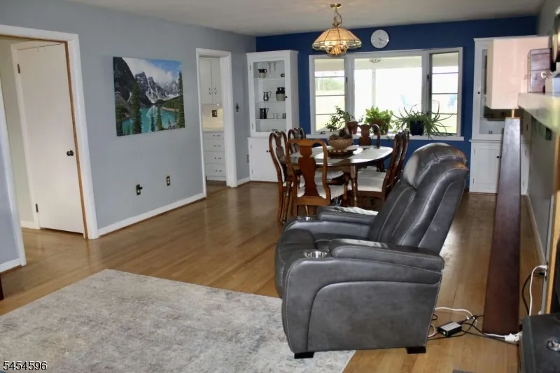 206 Ridge Rd Harmony, NJ 08865