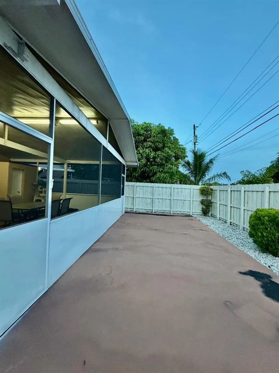 1092 W 32nd Street Hialeah, FL 33012