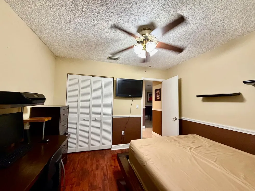 1092 W 32nd Street Hialeah, FL 33012