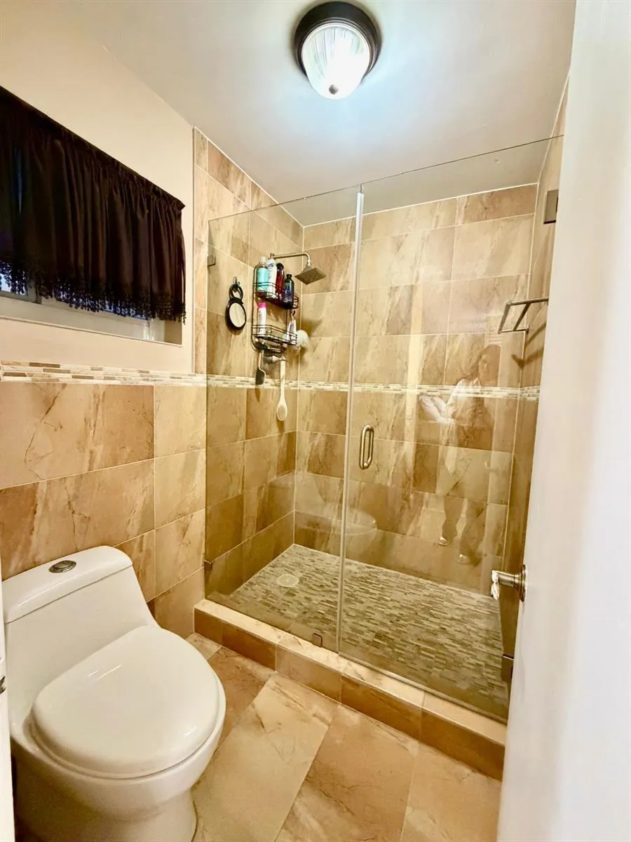 1092 W 32nd Street Hialeah, FL 33012