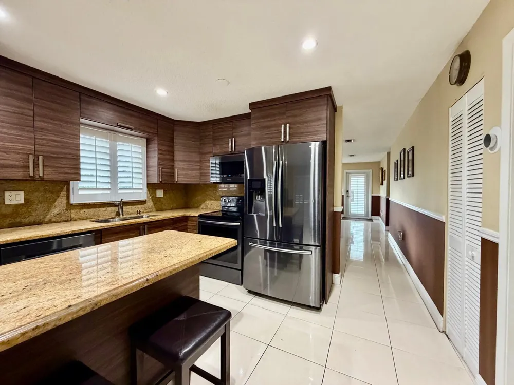 1092 W 32nd Street Hialeah, FL 33012