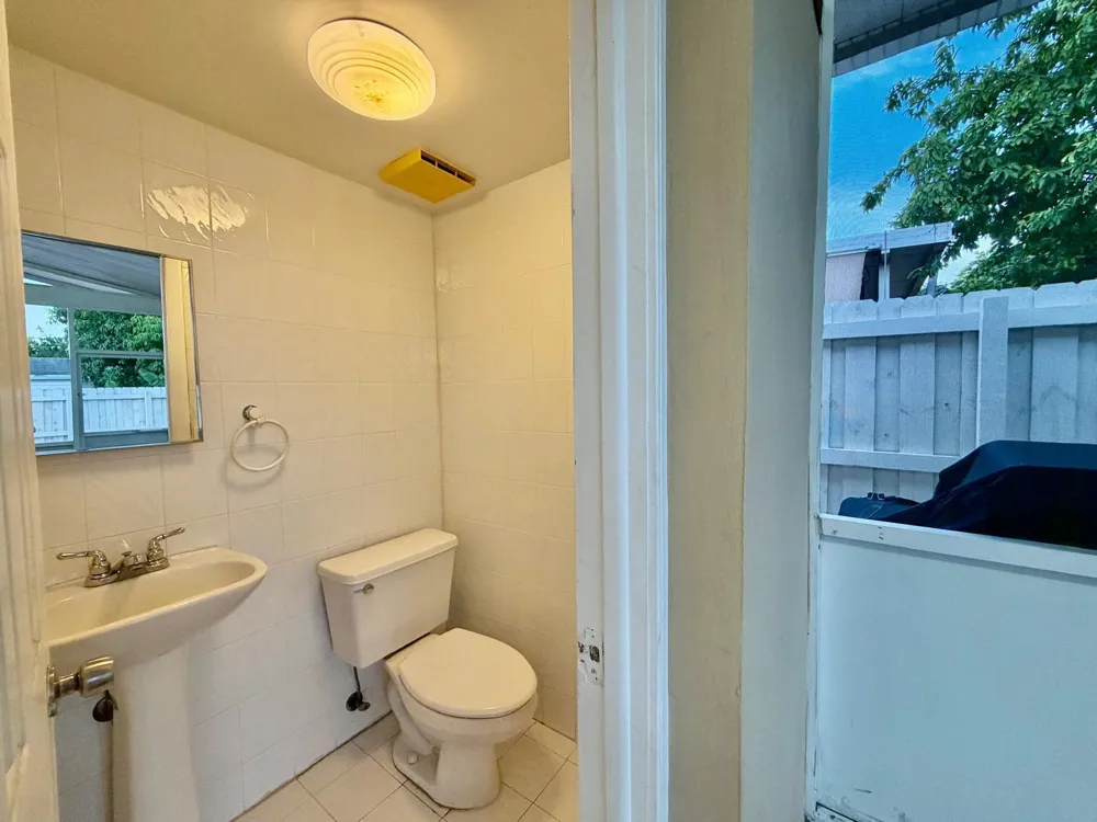 1092 W 32nd Street Hialeah, FL 33012