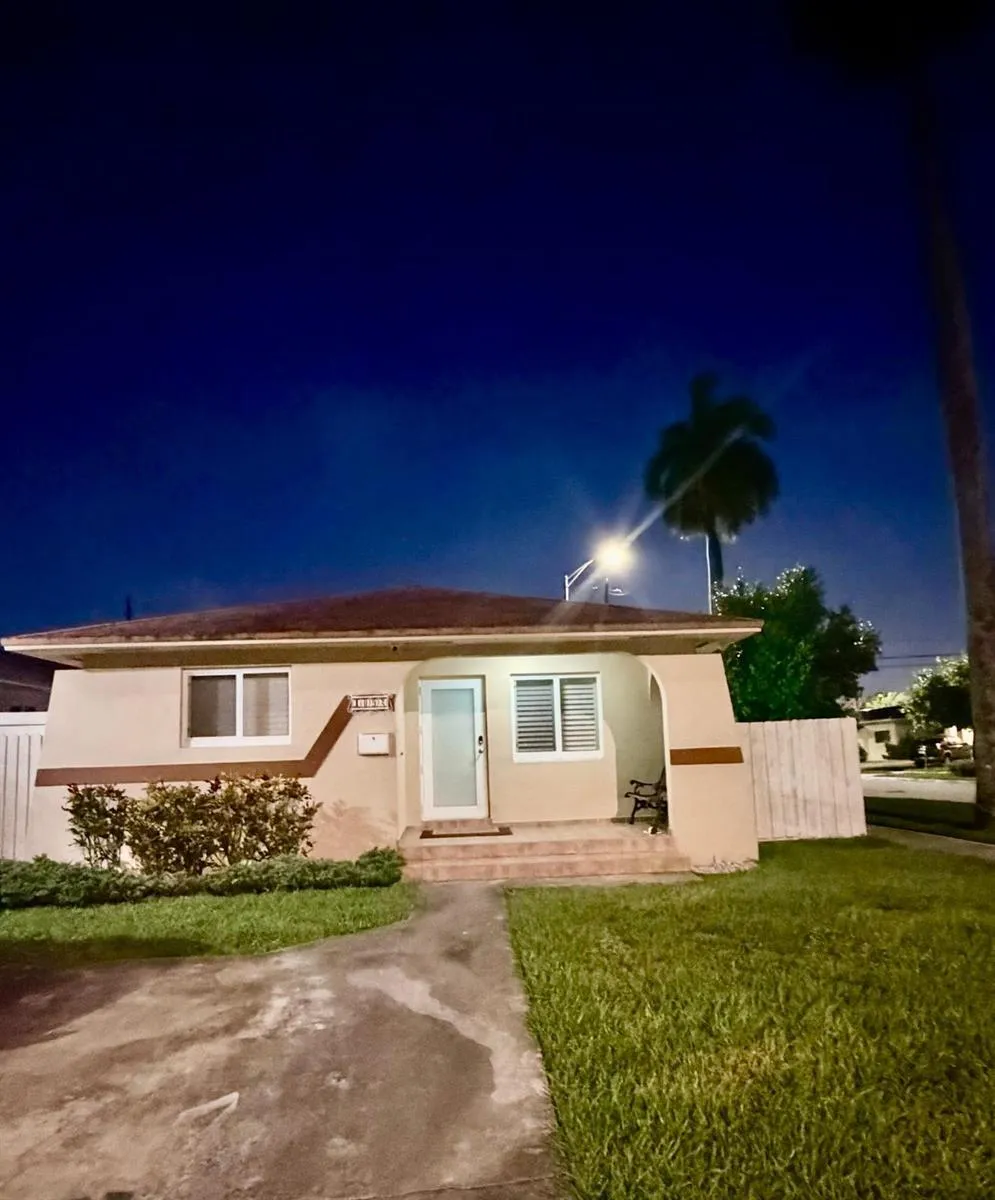 1092 W 32nd Street Hialeah, FL 33012