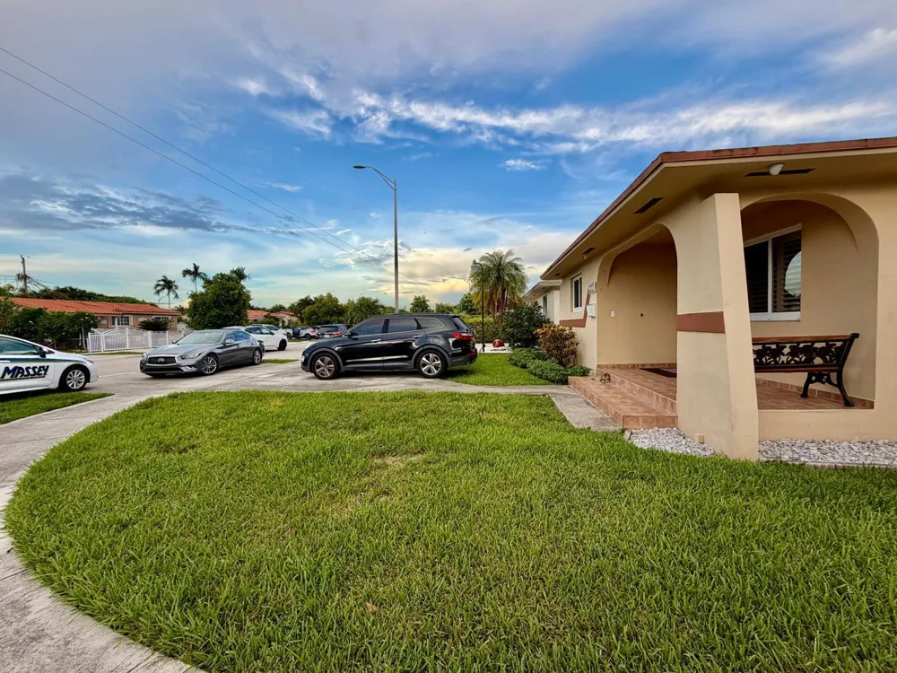 1092 W 32nd Street Hialeah, FL 33012