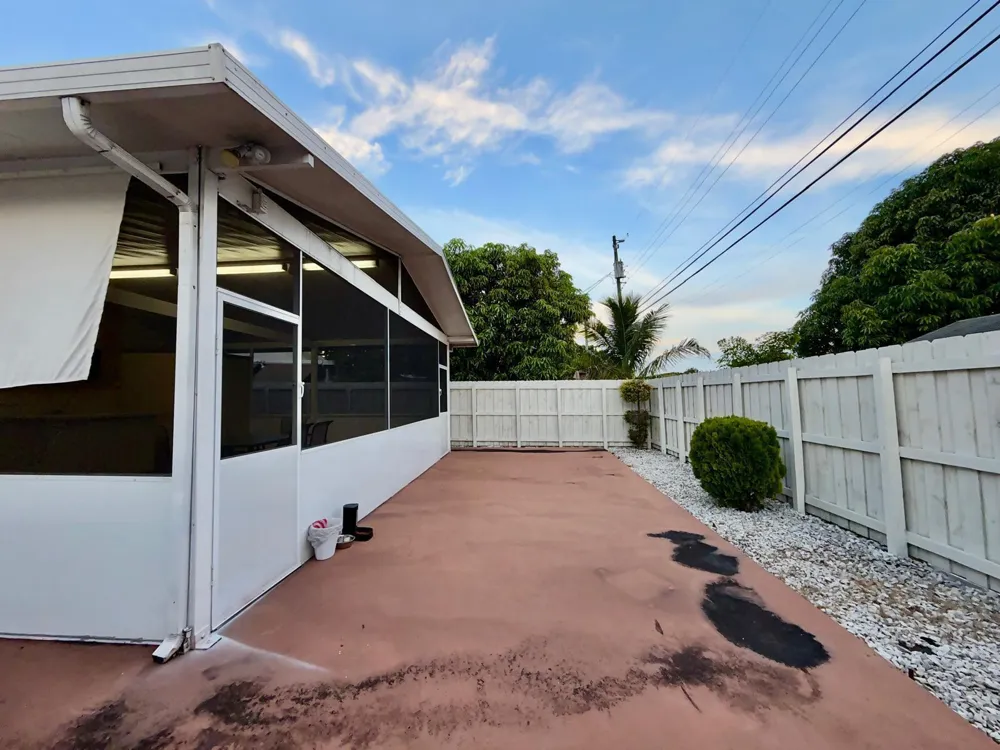 1092 W 32nd Street Hialeah, FL 33012