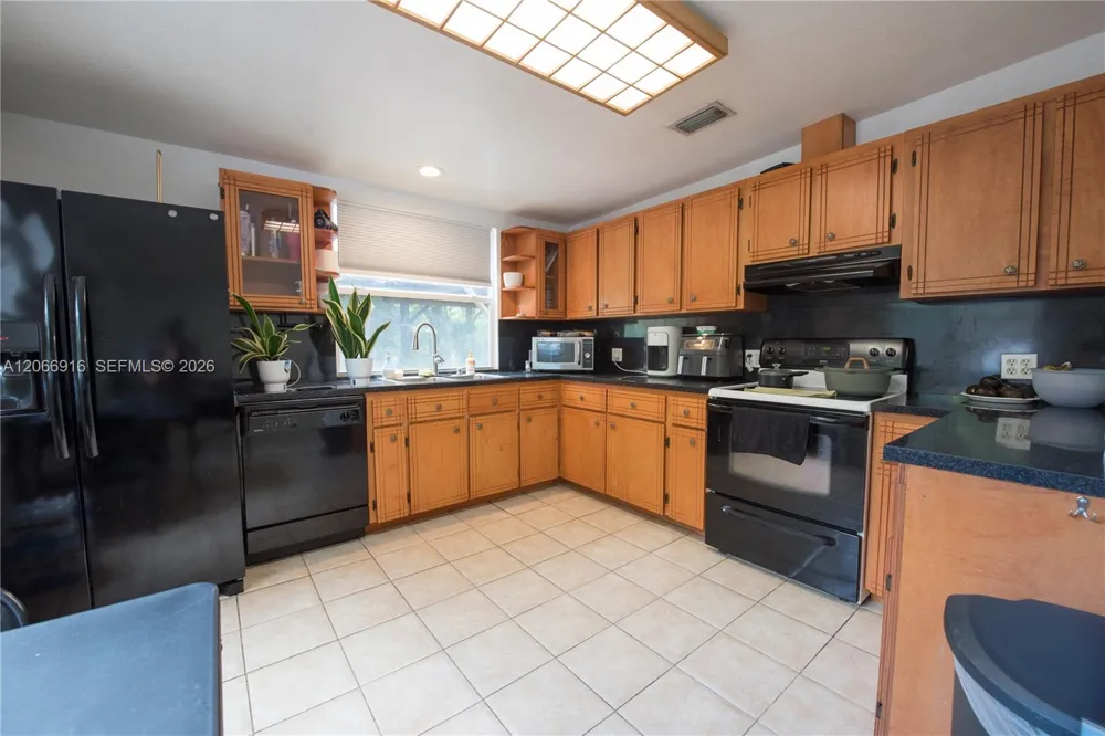 14000 SW 216th St Miami, FL 33170