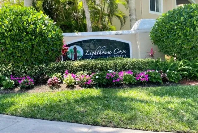 284 VILLAGE BOULEVARD #9207 Tequesta, FL 33469