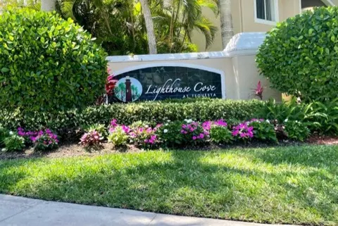 284 VILLAGE BOULEVARD #9207