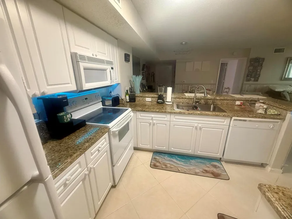 284 VILLAGE BOULEVARD #9207 Tequesta, FL 33469