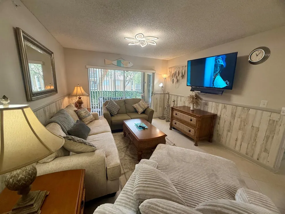 284 VILLAGE BOULEVARD #9207 Tequesta, FL 33469