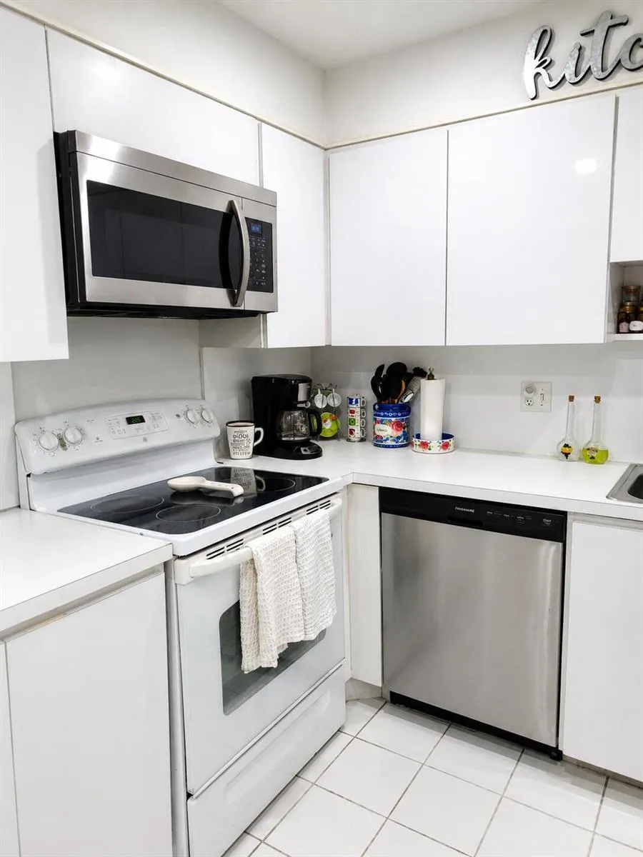 16300 Golf Club Road #314 Weston, FL 33326