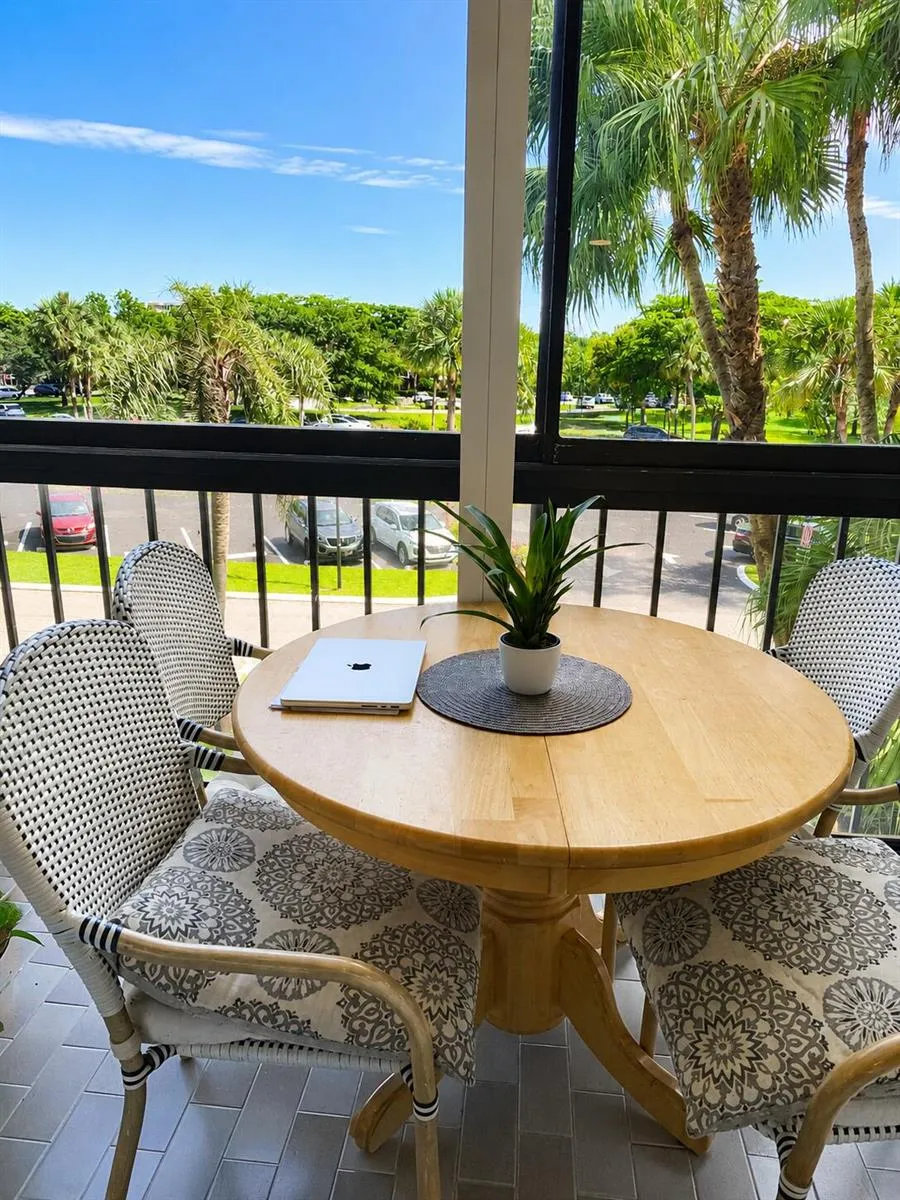 16300 Golf Club Road #314 Weston, FL 33326