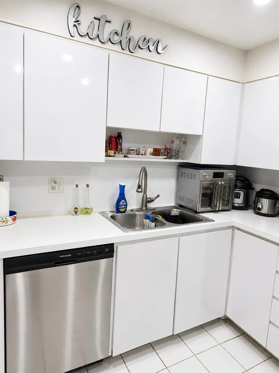 16300 Golf Club Road #314 Weston, FL 33326