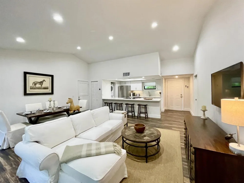 11863 WIMBLEDON CIRCLE #546 Wellington, FL 33414