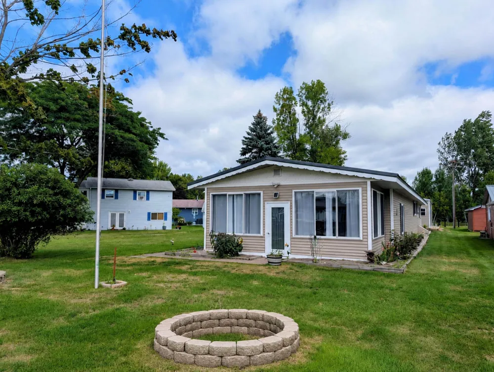 1656 Riverside Drive Au Gres Township, MI 48703