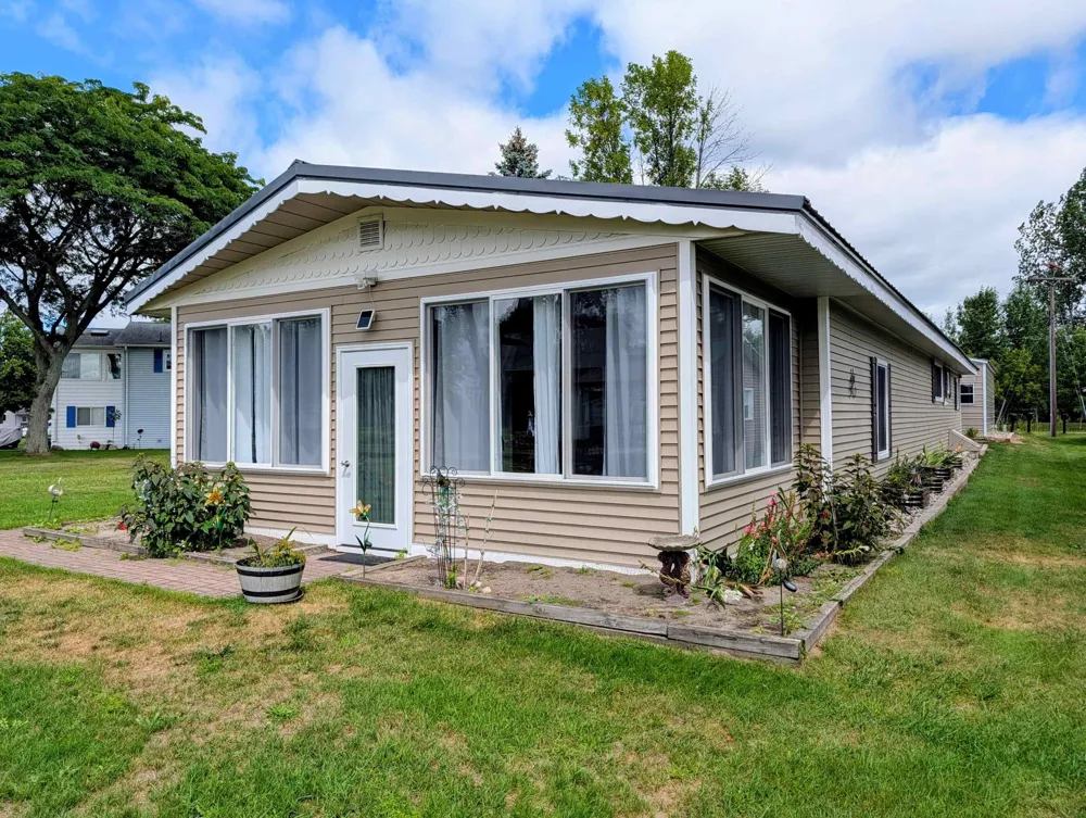 1656 Riverside Drive Au Gres Township, MI 48703