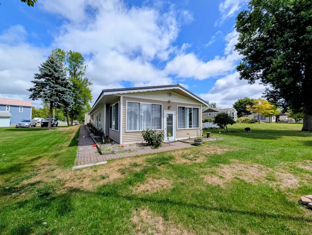 1656 Riverside Drive Au Gres Township, MI 48703
