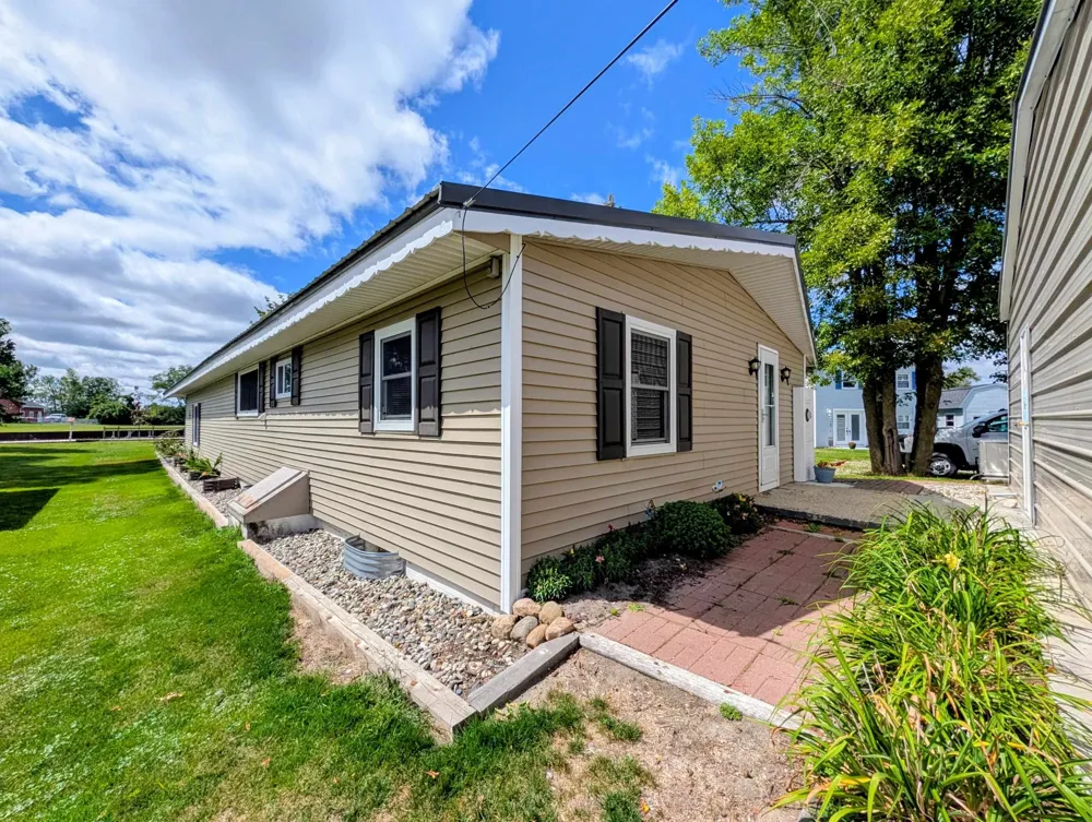 1656 Riverside Drive Au Gres Township, MI 48703