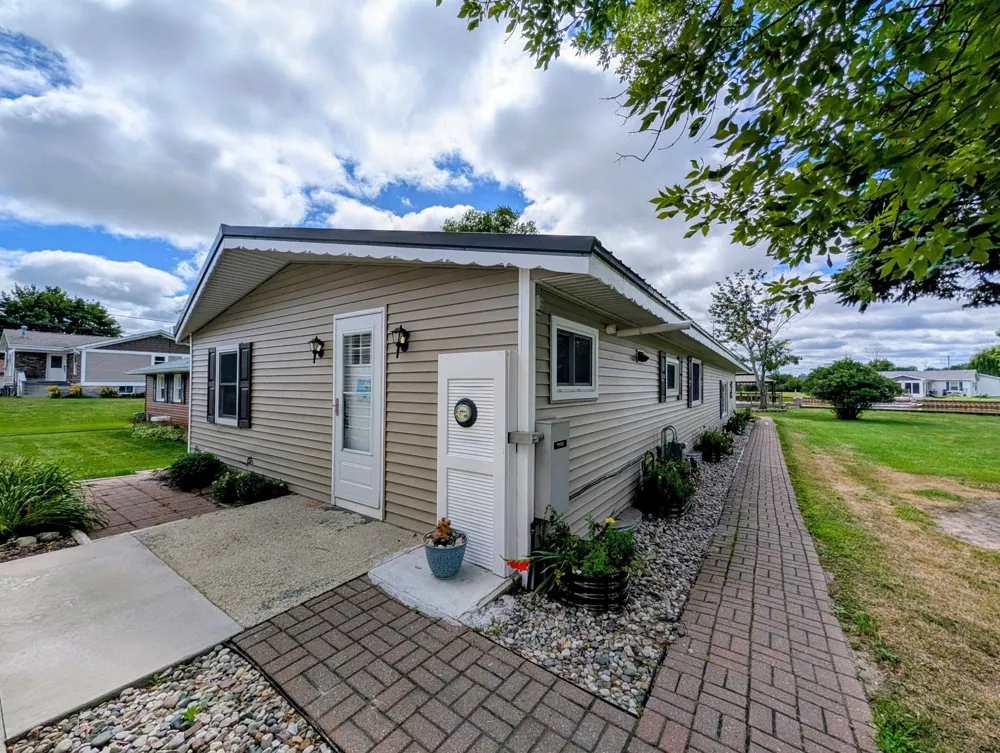 1656 Riverside Drive Au Gres Township, MI 48703