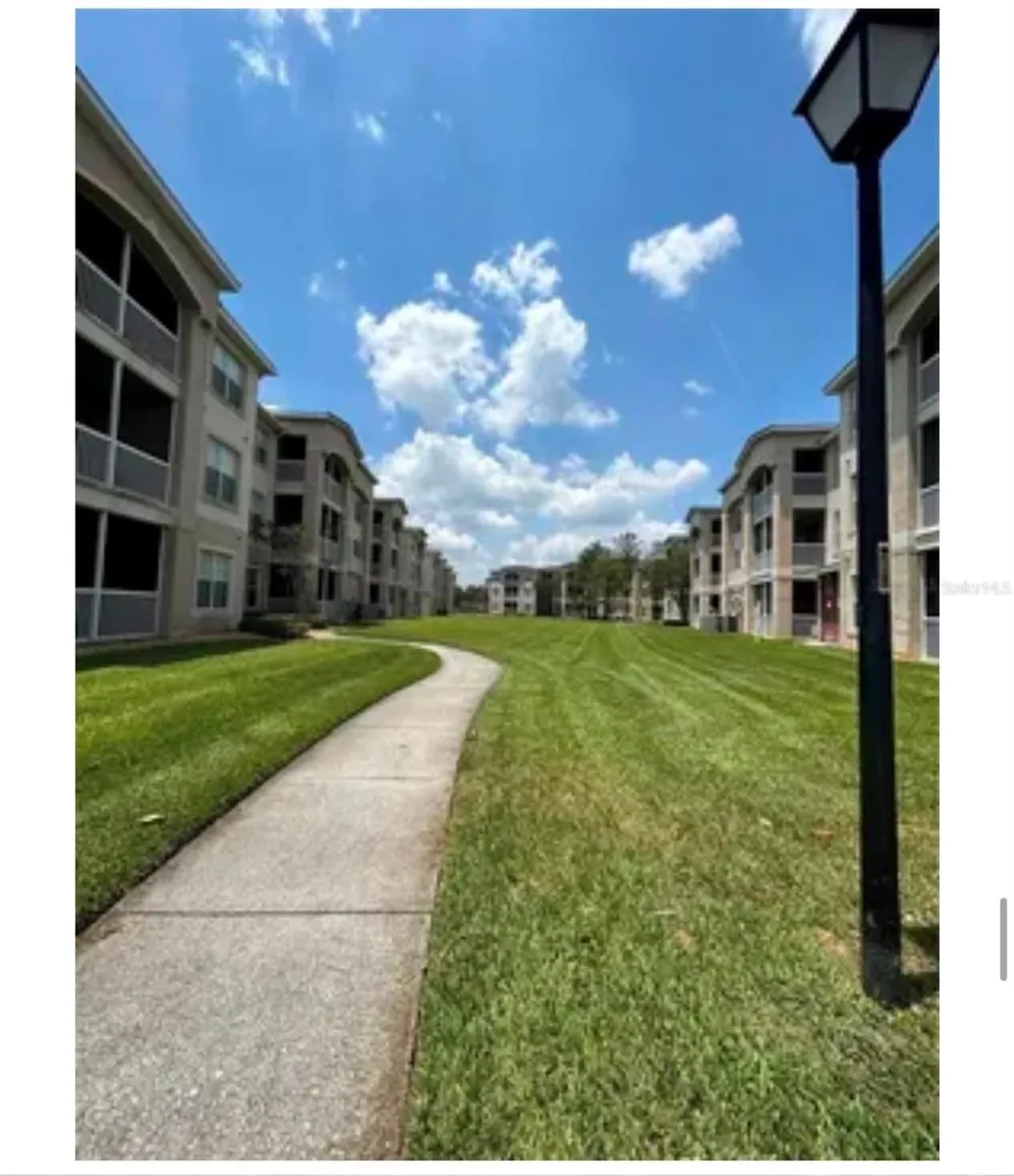 3001 GREYSTONE LOOP #102 Kissimmee, FL 34741