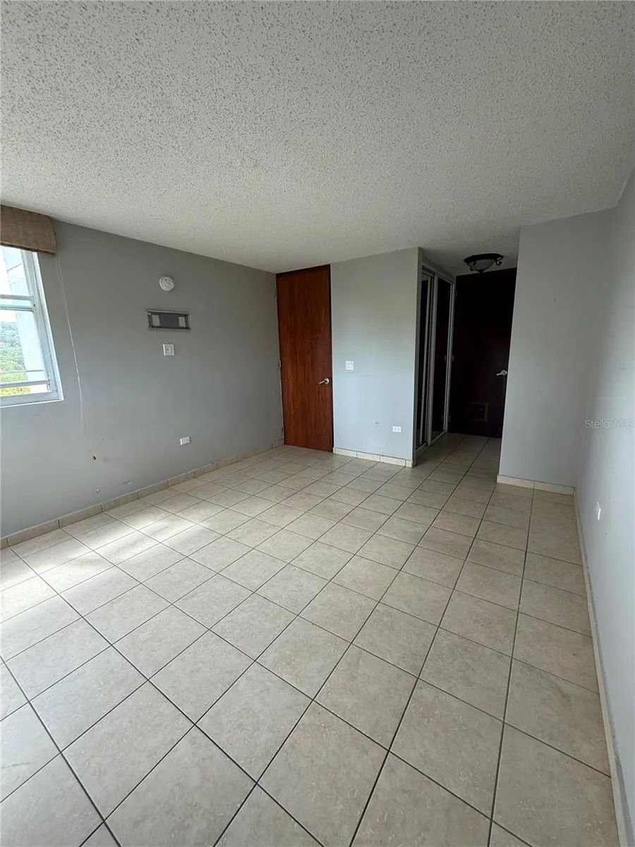 155 CARRAZO #8D Guaynabo, PR 00971