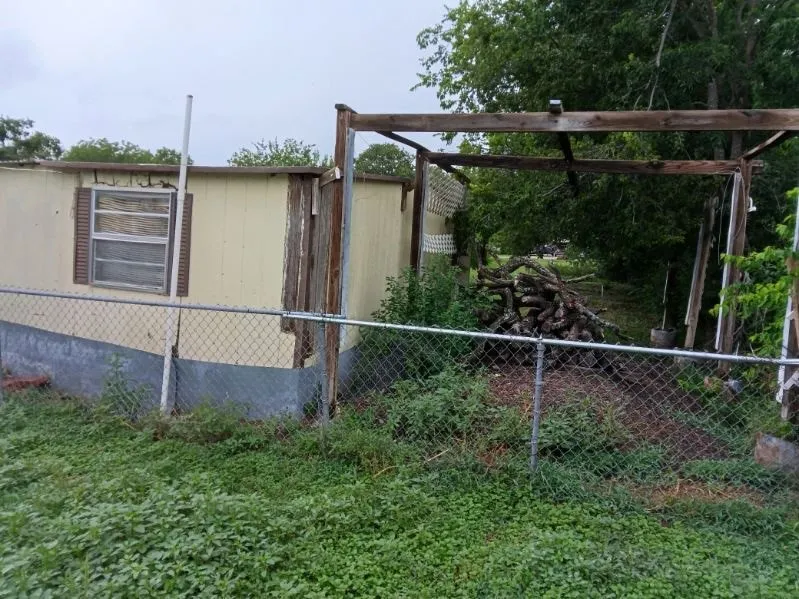 1609 Avenue B Brownwood, TX 76801