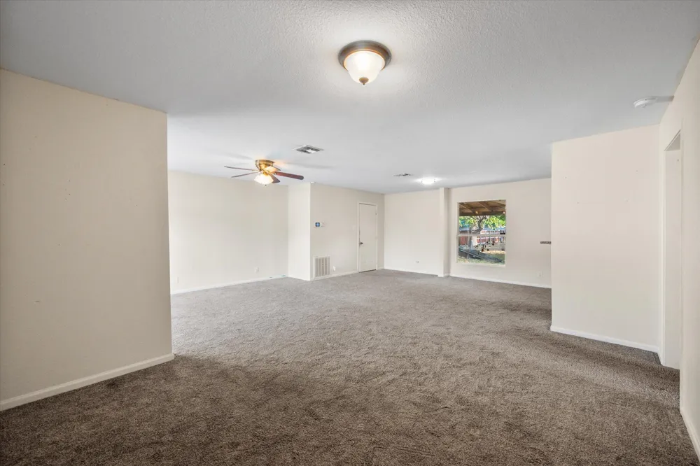 807 E Tyler Street Mexia, TX 76667