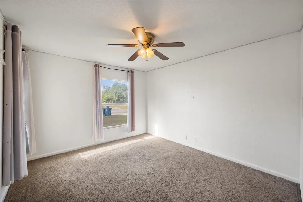 807 E Tyler Street Mexia, TX 76667