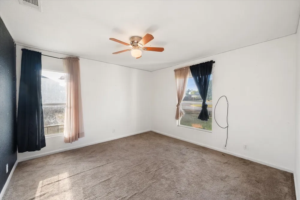 807 E Tyler Street Mexia, TX 76667