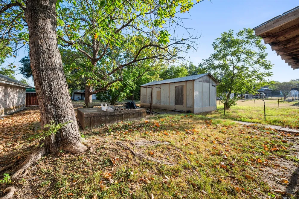 807 E Tyler Street Mexia, TX 76667