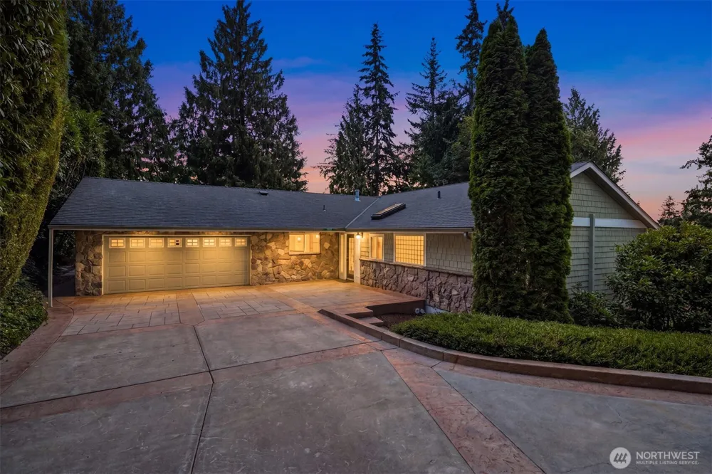 4859 86th Avenue SE Mercer Island, WA 98040