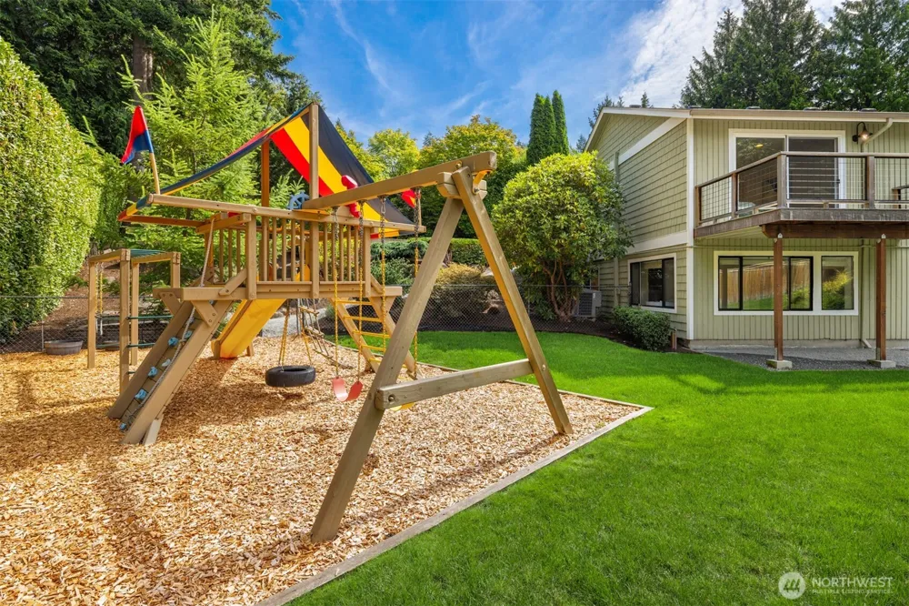 4859 86th Avenue SE Mercer Island, WA 98040