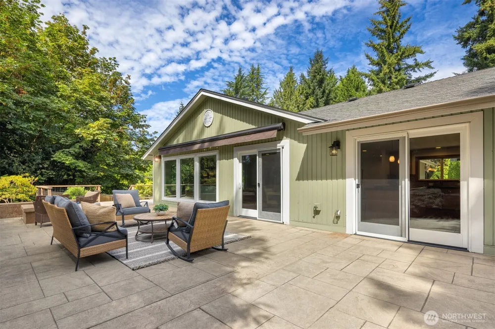 4859 86th Avenue SE Mercer Island, WA 98040